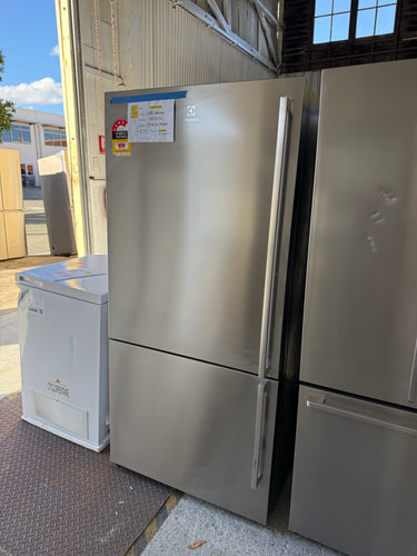 Second hand Electrolux EBE5307SA 528L frost-free bottom mount refrigerator - Second Hand Appliances Geebung